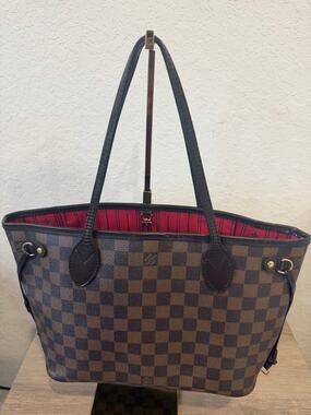 Louis Vuitton Neverfull PM Damier Ebene
Authentic | COA Included | Dust Bag Inc